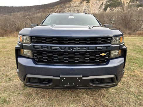 Used 2022 Chevrolet Silverado 1500 Custom image 2