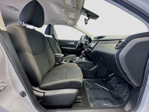 Used 2022 Nissan Rogue Sport S image 18