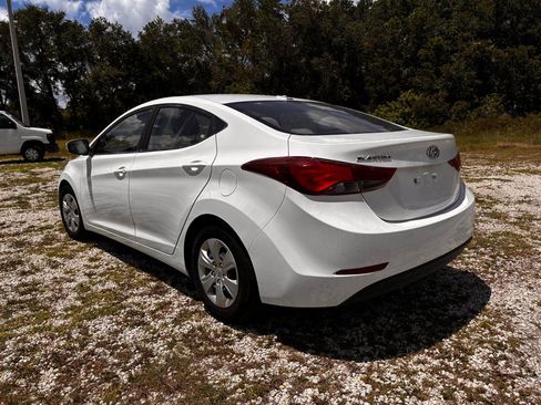 Used 2016 Hyundai Elantra SE FWD image 3
