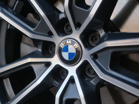 Used 2019 BMW 330i Sedan w/ Driving Assistance Package image 53