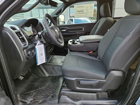 New 2025 RAM 5500 4x4 Regular Cab image 16