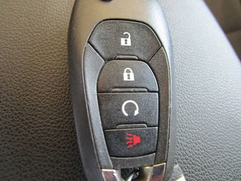 Used 2024 Chevrolet Trax RS w/ Driver Confidence Package FWD image 39