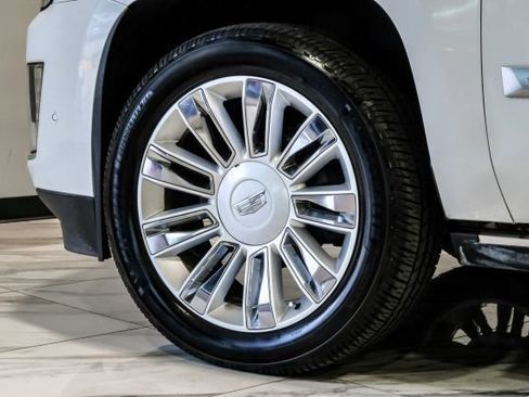 Used 2020 Cadillac Escalade Platinum RWD image 77