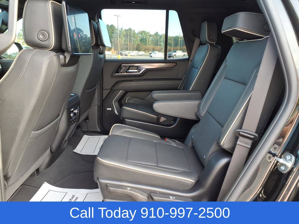 Used 2025 GMC Yukon Elevation w/ Elevation Premium Package AWD/4WD image 12