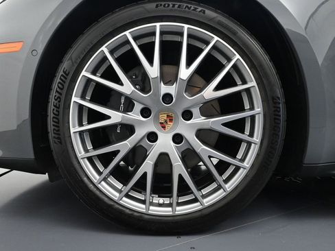 Used 2025 Porsche Panamera image 23