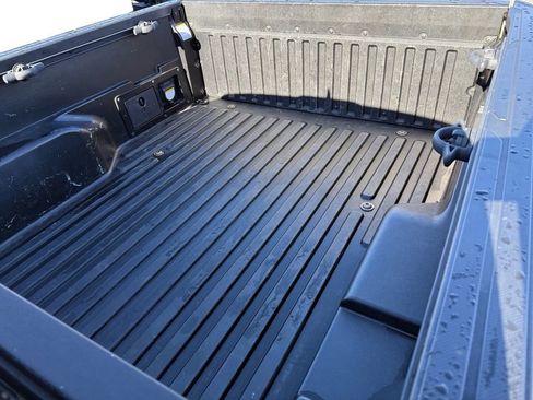 Used 2019 Toyota Tacoma Limited image 10