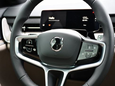 New 2025 Volvo EX90 Plus image 24