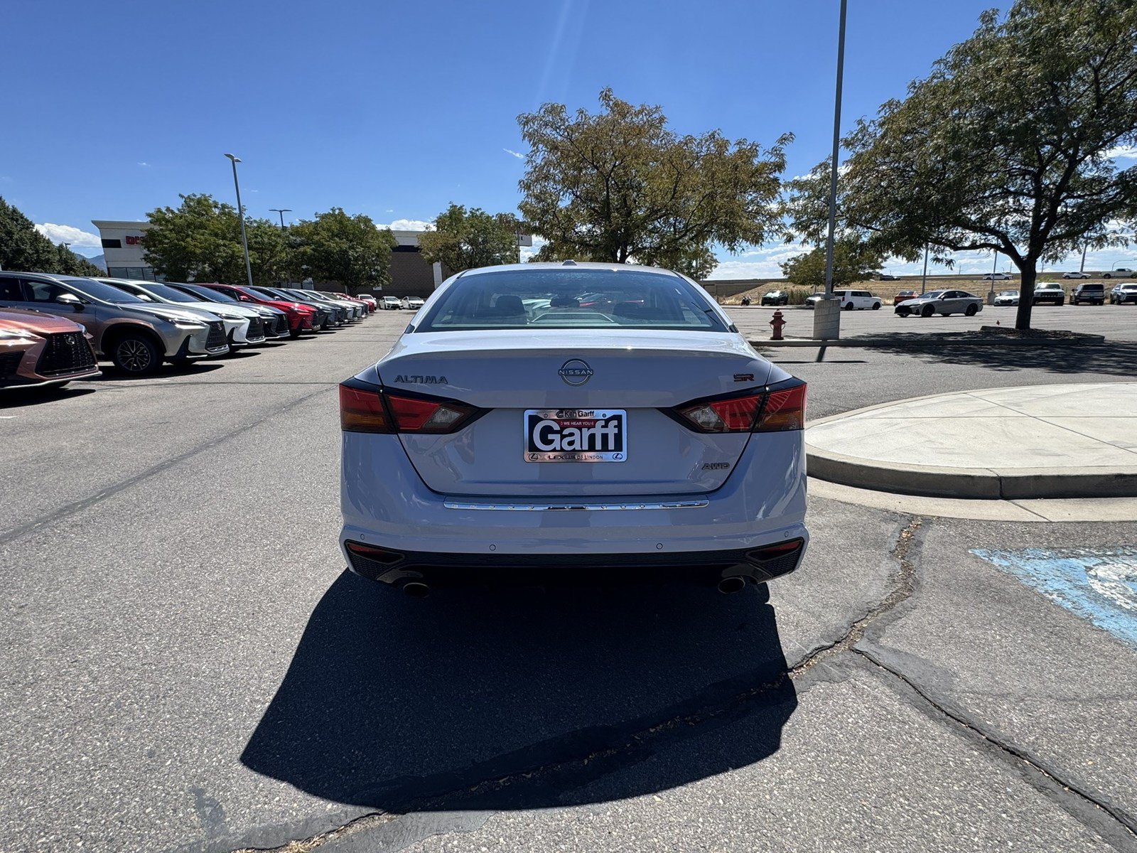 Used 2023 Nissan Altima 2.5 SR AWD/4WD image 5