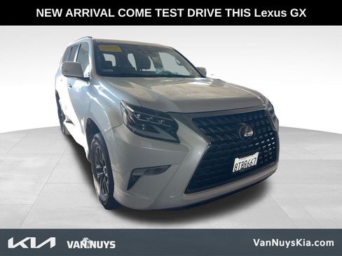 Used 2020 Lexus GX 460 Premium image 3