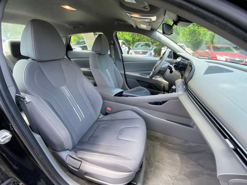 Used 2023 Hyundai Elantra SEL w/ Convenience Package FWD image 37