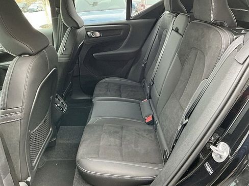 Certified 2025 Volvo XC40 B5 Plus image 14