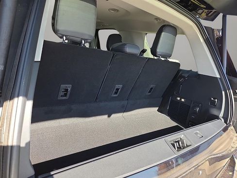 New 2025 Lincoln Navigator Reserve AWD/4WD image 8