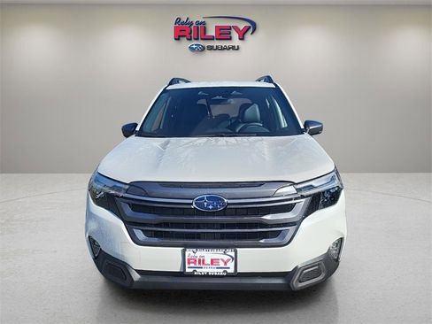 Used 2025 Subaru Forester Limited image 8