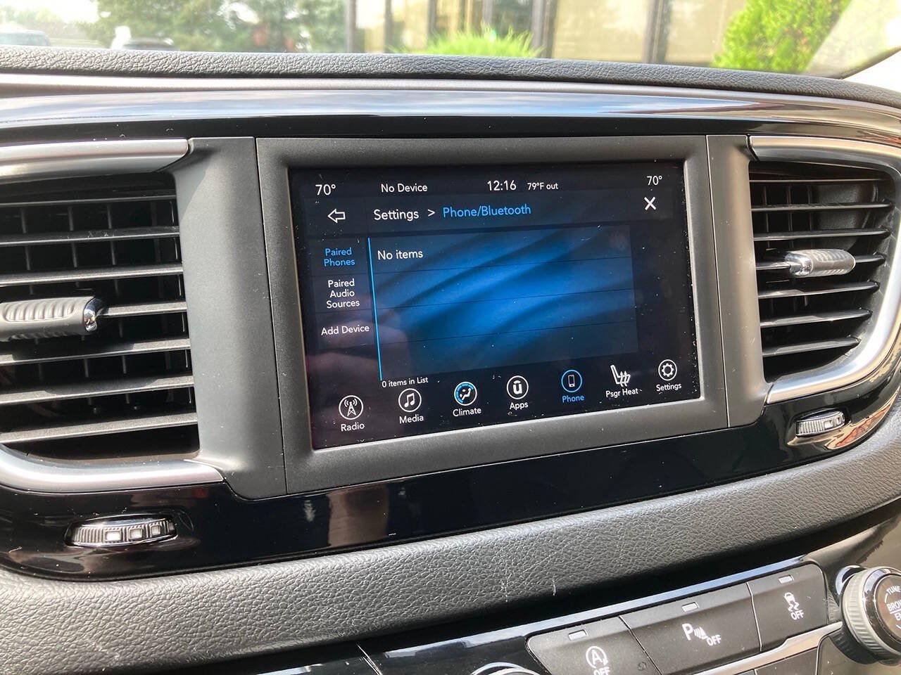 Used 2020 Chrysler Pacifica Touring-L FWD image 28