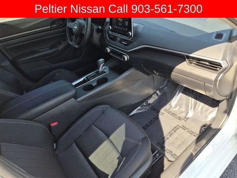 Used 2025 Nissan Altima 2.5 S FWD image 9