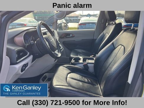 Used 2018 Chrysler Pacifica Touring-L image 42