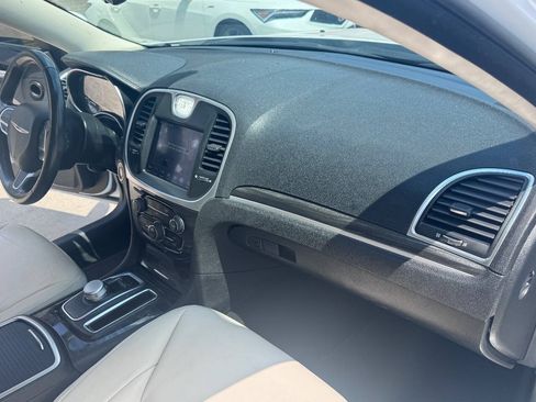 Used 2019 Chrysler 300 Touring L w/ Quick Order Package 22F RWD image 17