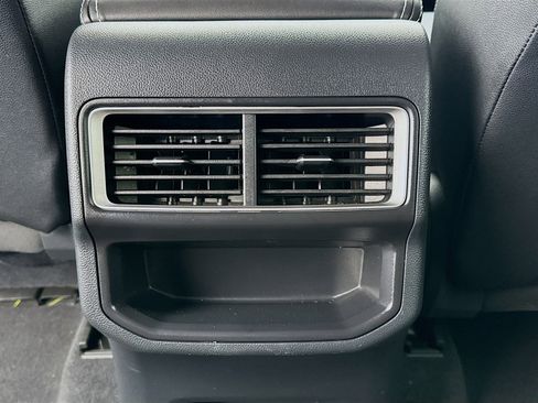 Used 2025 Volkswagen Atlas Cross Sport SE image 17