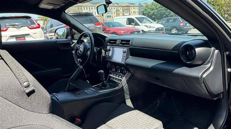 Used 2023 Toyota GR86 RWD image 13