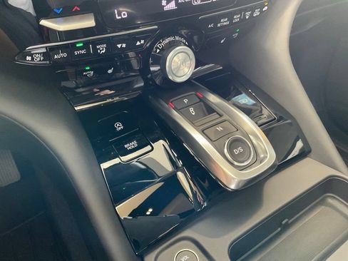 Certified 2026 Acura MDX SH-AWD w/ Technology Package image 18