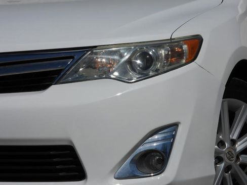 Used 2012 Toyota Camry XLE image 3