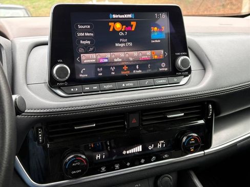 Certified 2022 Nissan Rogue SV image 12