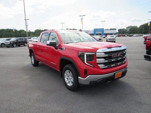 New 2024 GMC Sierra 1500 SLE image 1