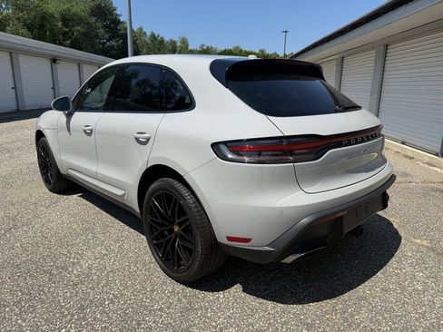 Used 2024 Porsche Macan AWD/4WD image 3