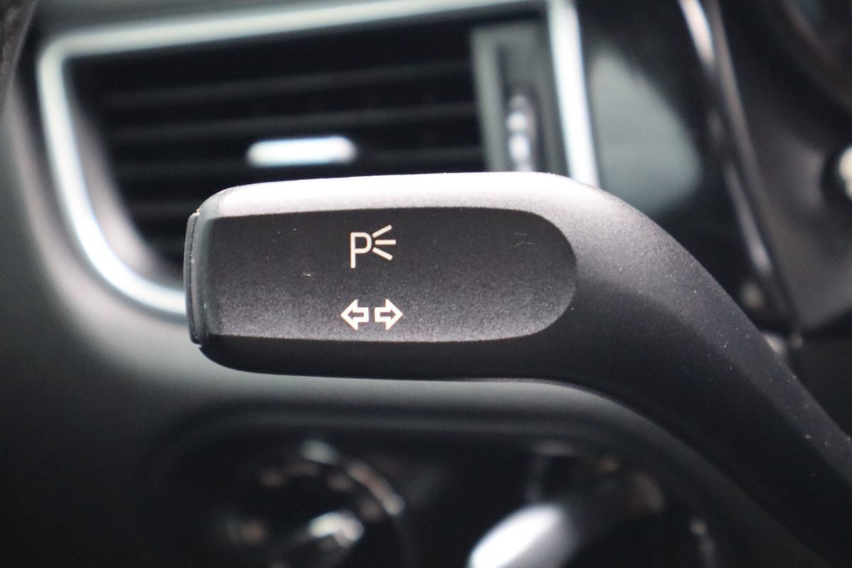 Used 2016 Porsche Macan S AWD/4WD image 18