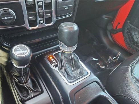 Used 2020 Jeep Gladiator Overland w/ Popular Equipment Package AWD/4WD image 12