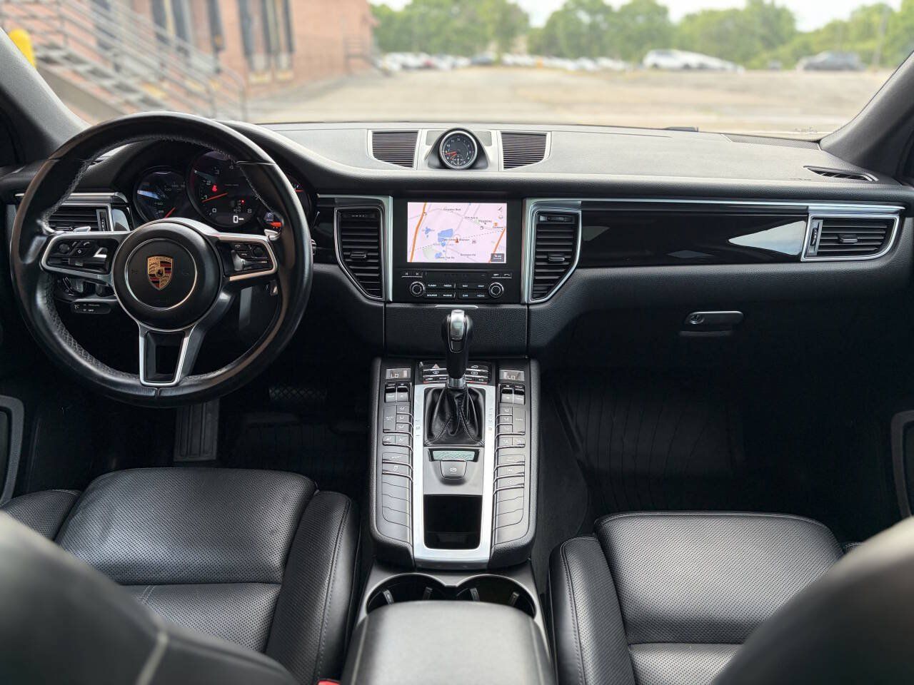 Used 2018 Porsche Macan AWD/4WD image 23