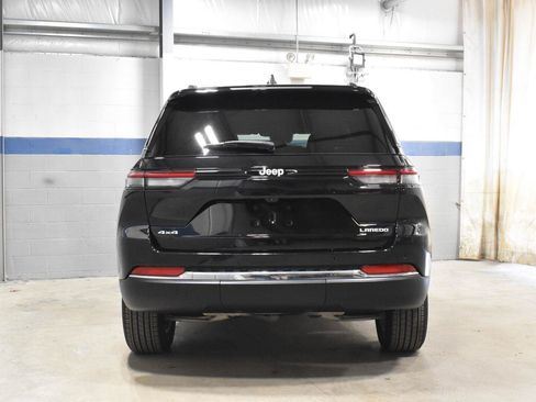 Used 2024 Jeep Grand Cherokee Laredo X w/ Luxury Tech Group I AWD/4WD image 23