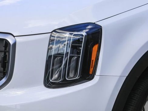 Used 2023 Kia Telluride EX w/ EX Captain's Chair Package image 6