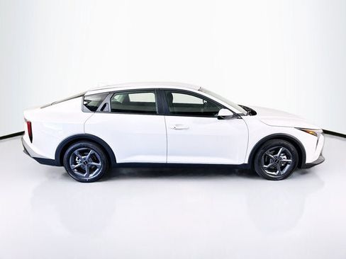 New 2026 Kia K4 FWD image 4