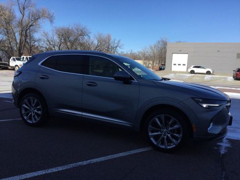 Used 2023 Buick Envision Avenir image 3