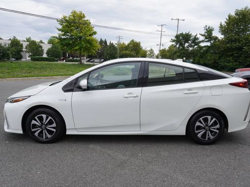 Used 2017 Toyota Prius Prime Plus FWD image 4
