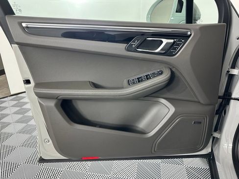 Certified 2026 Porsche Macan Turbo AWD/4WD image 16