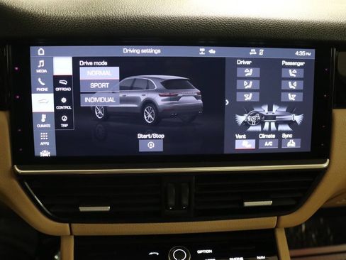 Used 2020 Porsche Cayenne Turbo AWD/4WD image 43