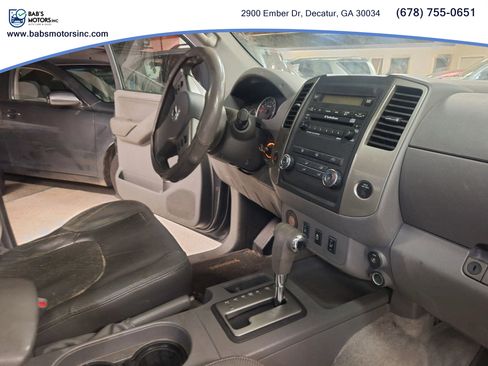 Used 2012 Nissan Frontier SL w/ Moonroof Pkg image 25