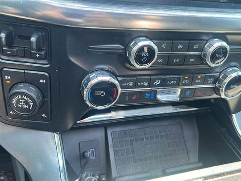 Used 2022 Ford F150 Lariat w/ Max Trailer Tow Package AWD/4WD image 13