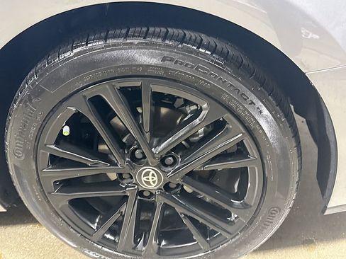 Used 2025 Toyota Camry SE image 29