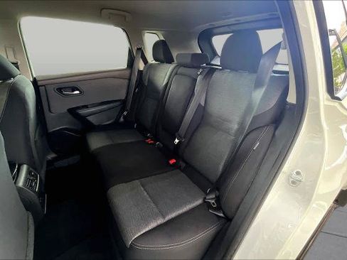 Certified 2023 Nissan Rogue SV FWD image 19