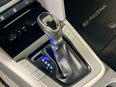 Used 2018 Hyundai Elantra Value Edition image 25