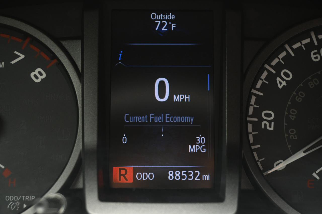 Used 2018 Toyota Tacoma TRD Sport w/ Technology Package AWD/4WD image 34