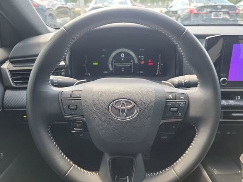 Used 2025 Toyota Camry SE FWD image 22