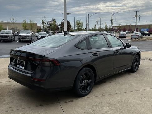 New 2025 Honda Accord SE image 3