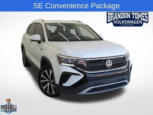 Used 2022 Volkswagen Taos SE FWD image 1