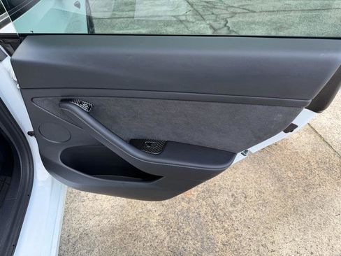 Used 2021 Tesla Model 3 Performance image 27