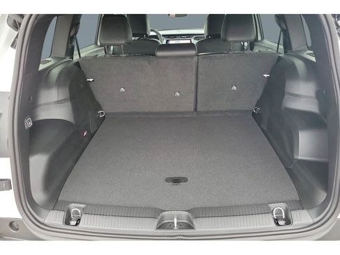 New 2026 Jeep Cherokee Limited image 9