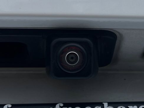 Used 2022 BMW X5 M50i w/ Executive Package image 9